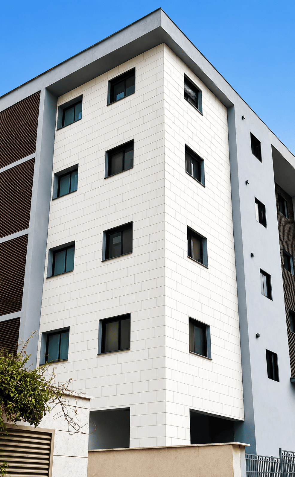 Facade coatings building application